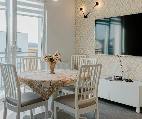 U Siebie W Domu. W Nowej Dzielnicy. Daire *